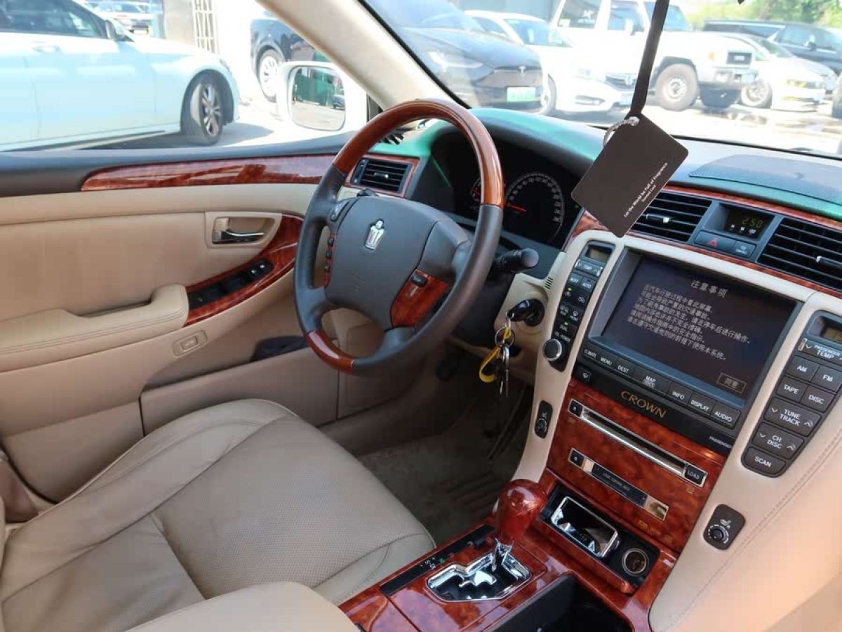 豐田 皇冠  2007款 2.5L Royal 導(dǎo)航版圖片