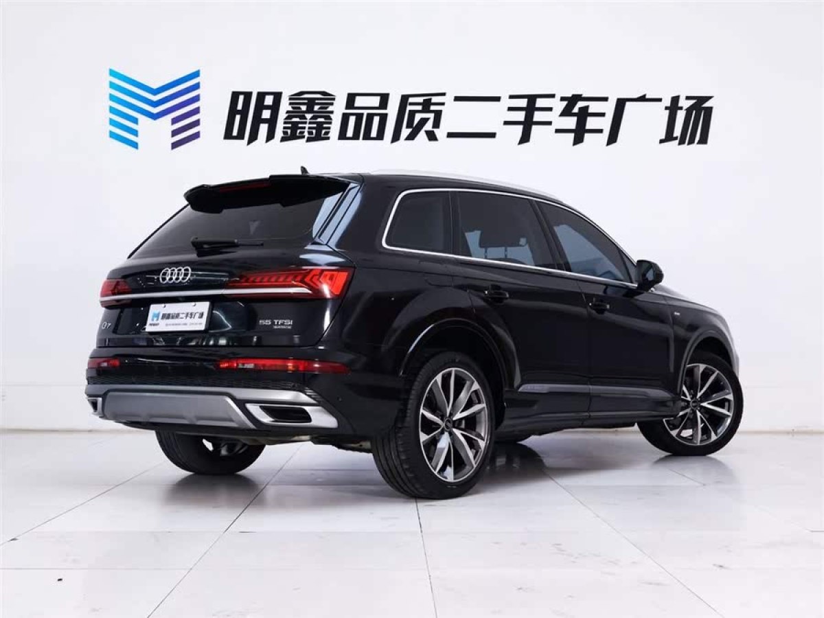 奧迪 奧迪Q7  2023款 55 TFSI quattro S line運(yùn)動(dòng)型圖片