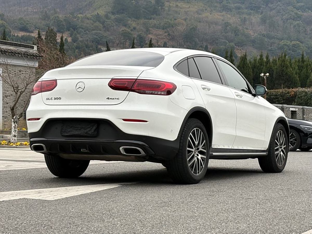 奔馳 奔馳GLC  2022款 改款 GLC 300 4MATIC 轎跑SUV圖片