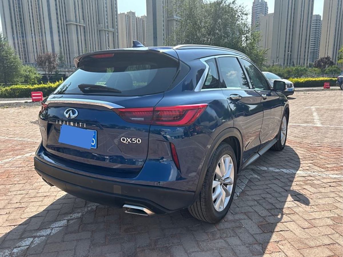 英菲尼迪 QX50  2018款 2.0T 兩驅(qū)時(shí)尚版圖片