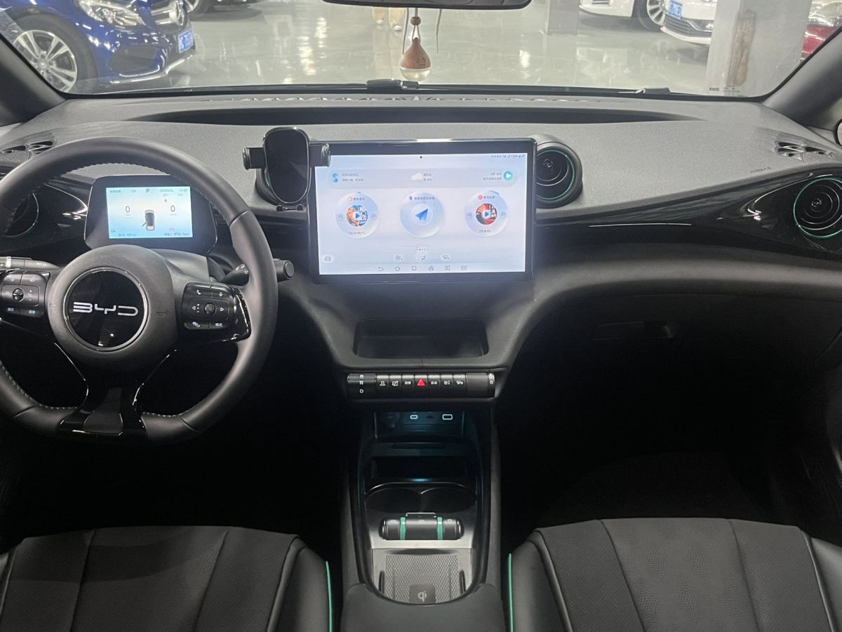 比亞迪 海豚  2024款 榮耀版 420km 時尚版圖片