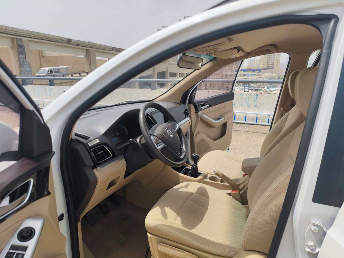 寶駿 730  2016款 1.5L 手動超值型 5座圖片