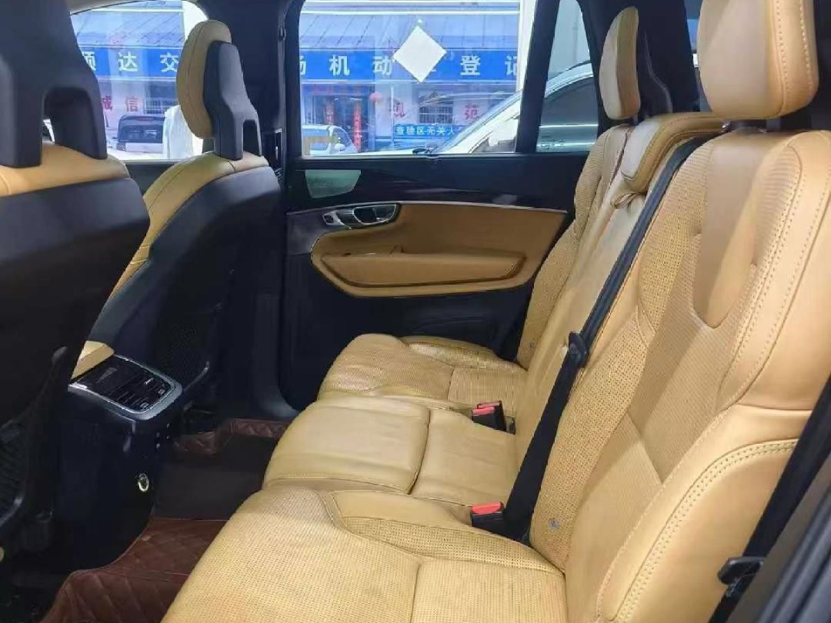沃爾沃 XC90  2016款 2.0T T6 升級(jí)版智尊版圖片