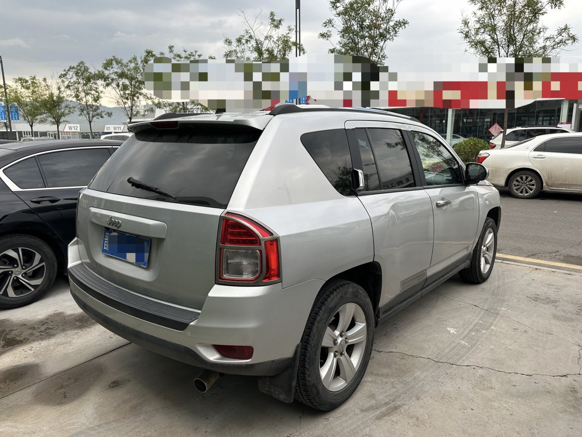 Jeep 指南者  2011款 2.4L 四驅(qū)舒適版圖片