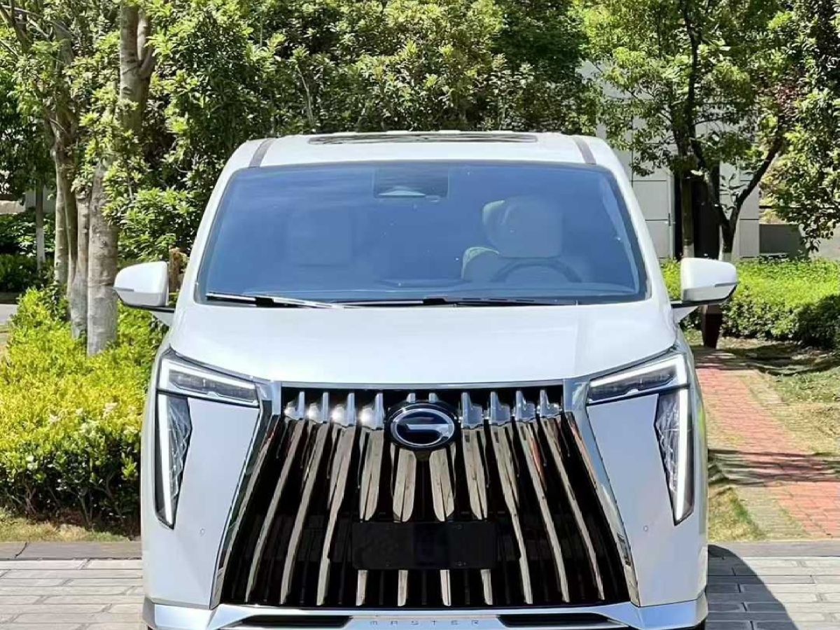 上汽大通 上汽大通MAXUS T90房車  2022款 2.0T探索家T90縱橫越野綠-防爆漆圖片
