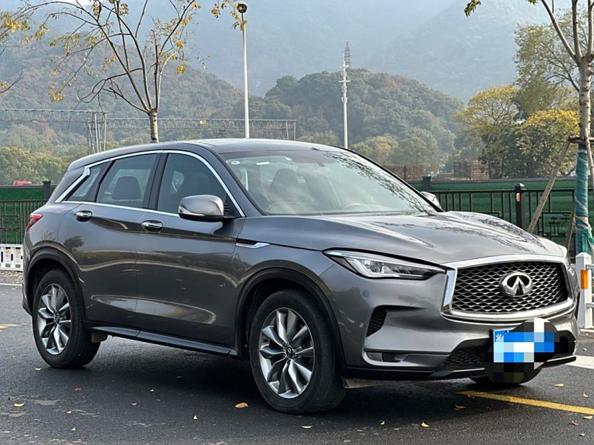 英菲尼迪 QX50  2020款 改款 2.0T 兩驅(qū)時(shí)尚版圖片