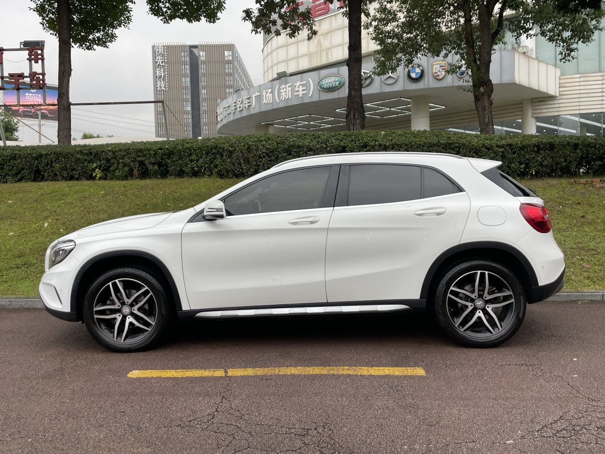 奔馳 奔馳GLA  2017款 GLA 220 4MATIC 時尚型圖片