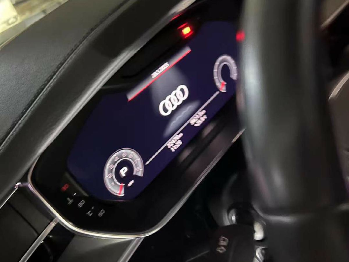 奧迪 奧迪A8  2022款 A8L Horch創(chuàng)始人版 傳奇型圖片