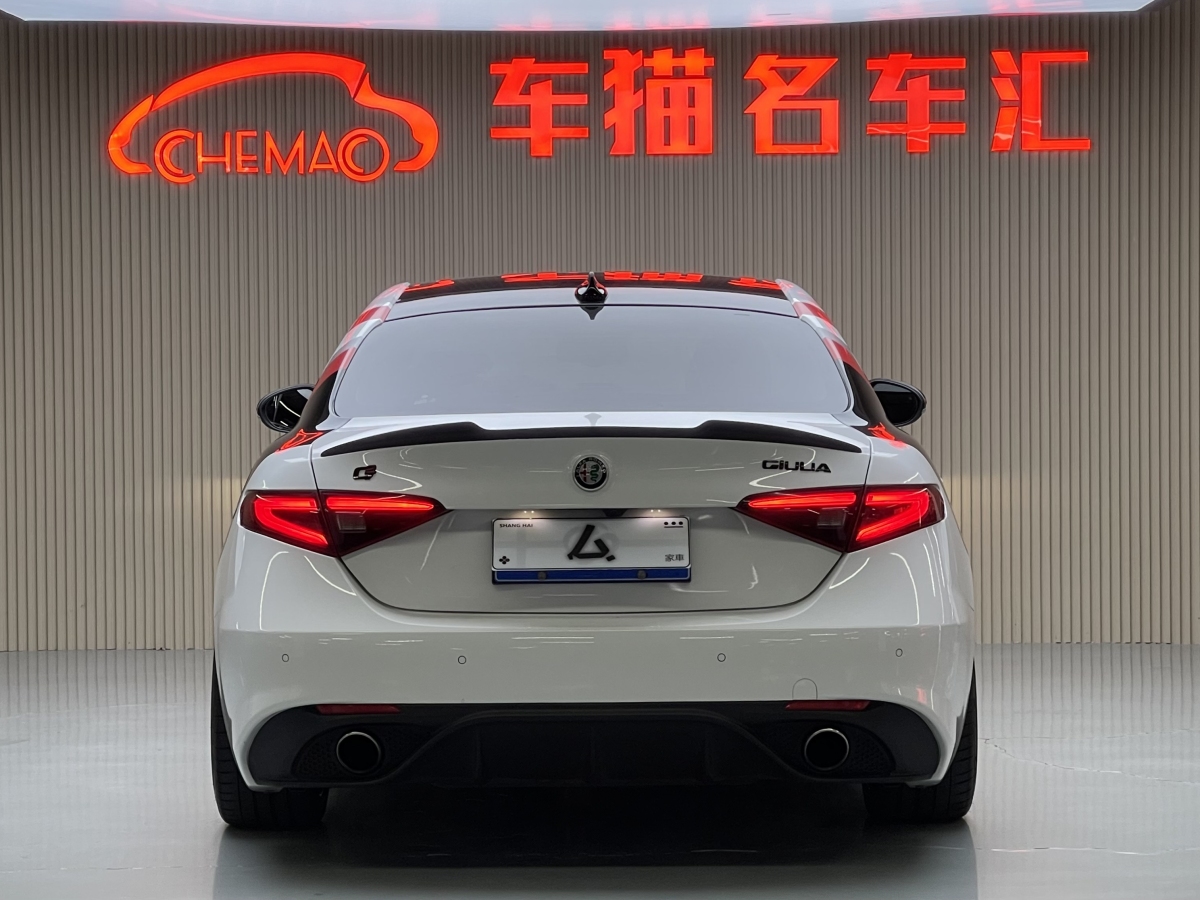 阿尔法·罗密欧 Giulia  2017款 2.0T 280HP 豪华运动版图片