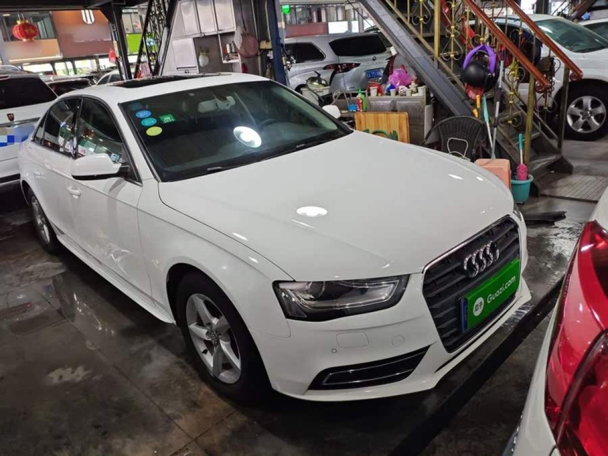 奧迪 奧迪A4L  2015款 35 TFSI 自動(dòng)標(biāo)準(zhǔn)型圖片