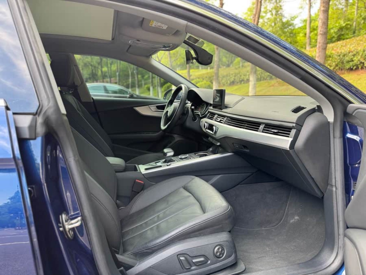 奧迪 奧迪A5  2019款 Sportback 40 TFSI 時(shí)尚型圖片