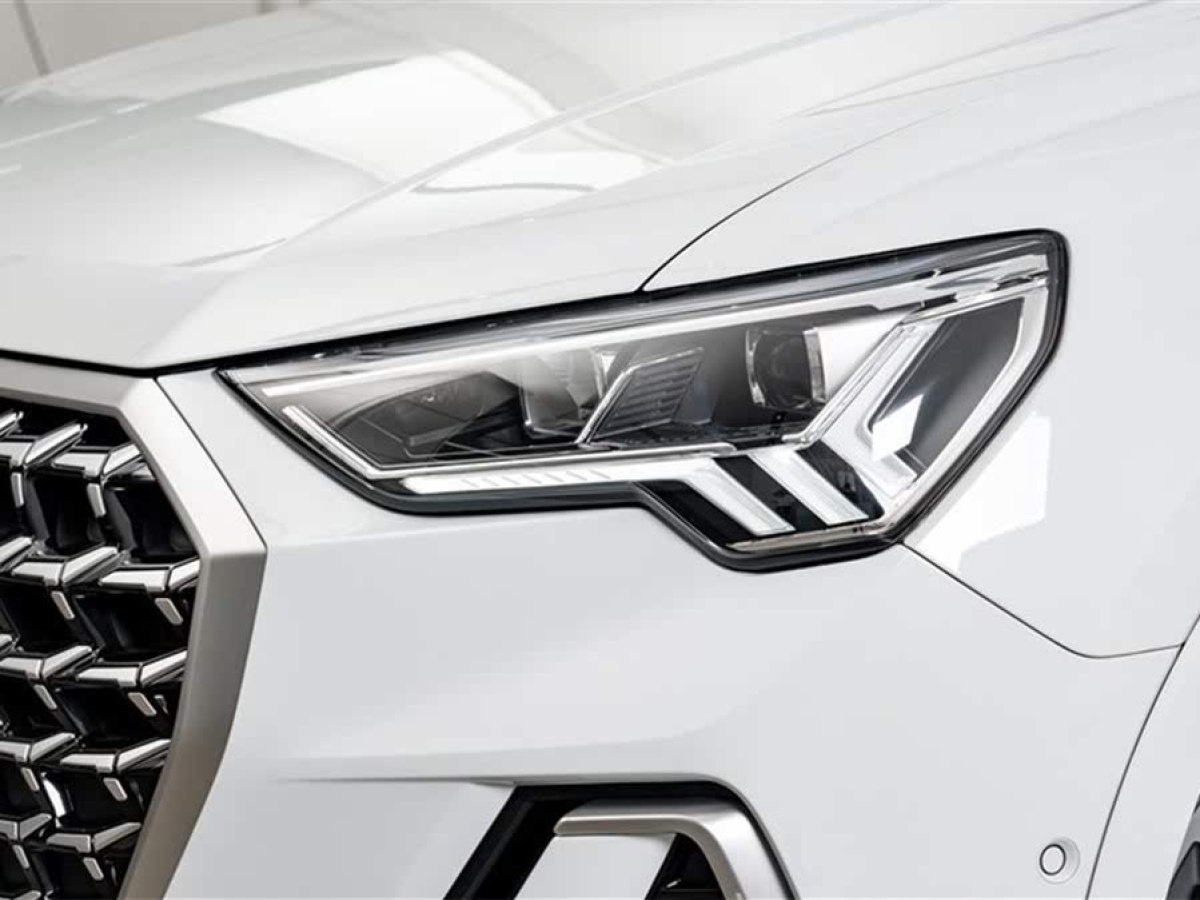 奧迪 奧迪Q3  2024款 40 TFSI 時(shí)尚動(dòng)感型圖片