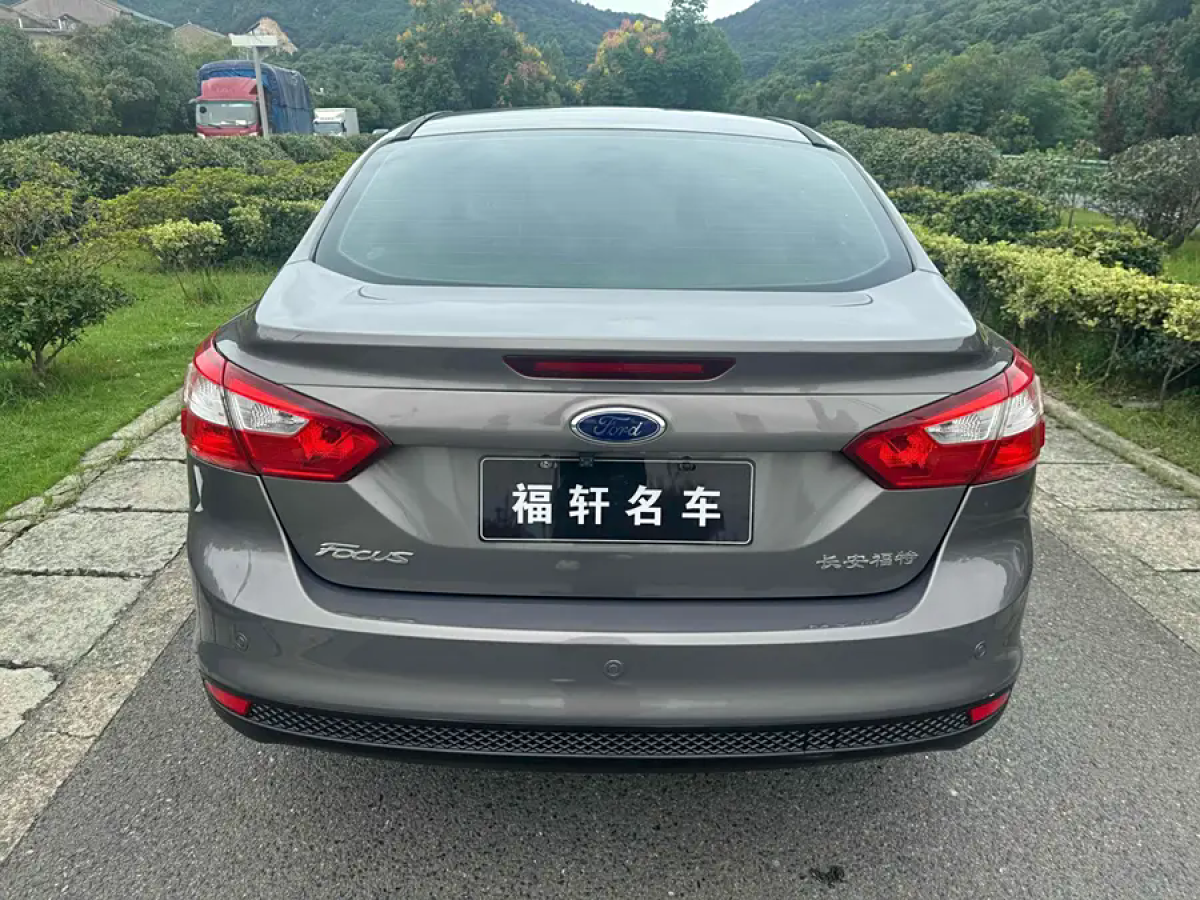 福特 ?？怂? 2012款 三廂 1.6L 自動(dòng)風(fēng)尚型圖片