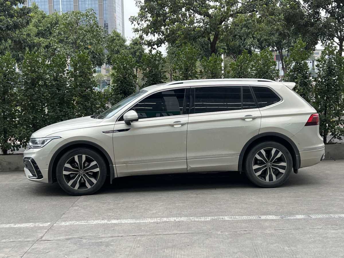 大眾 途觀L  2023款 改款 330TSI 自動(dòng)兩驅(qū)R-Line越享版圖片