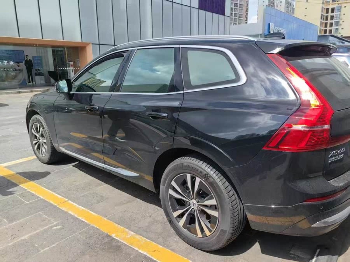 沃爾沃 XC60  2022款 B5 四驅(qū)智逸豪華版圖片