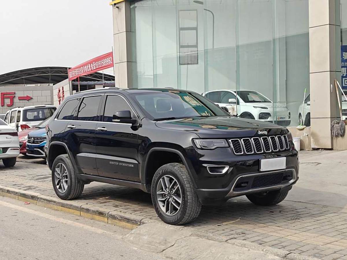 2020年7月Jeep 大切諾基  2020款 3.0L 專業(yè)導(dǎo)航版