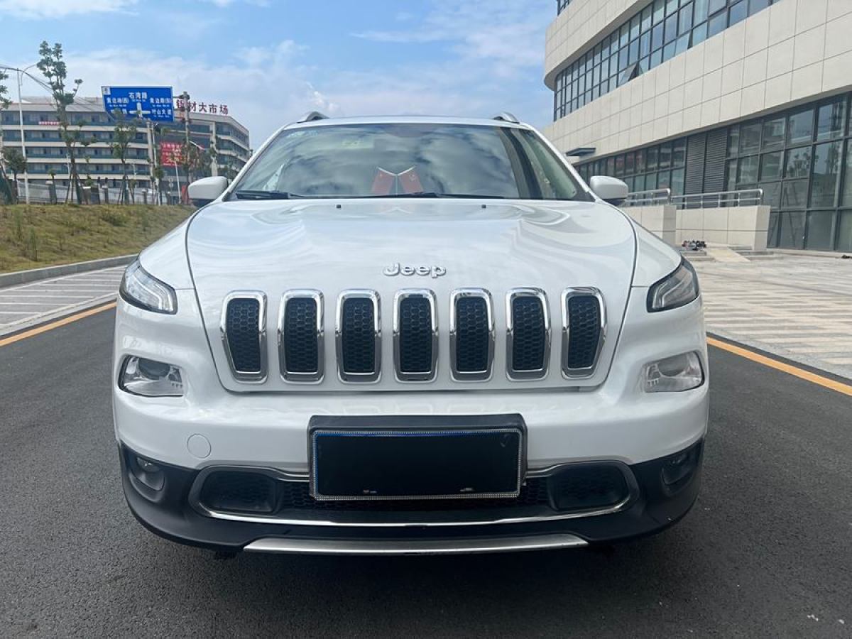 Jeep 自由光  2017款 2.0L 優(yōu)越版圖片