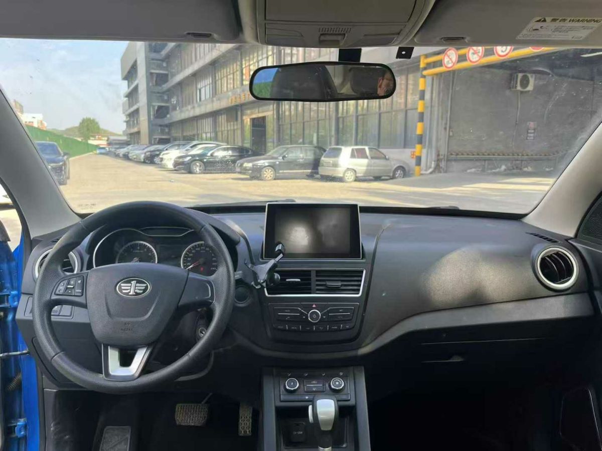 奔騰 X40  2017款 1.6L 自動尊享型圖片