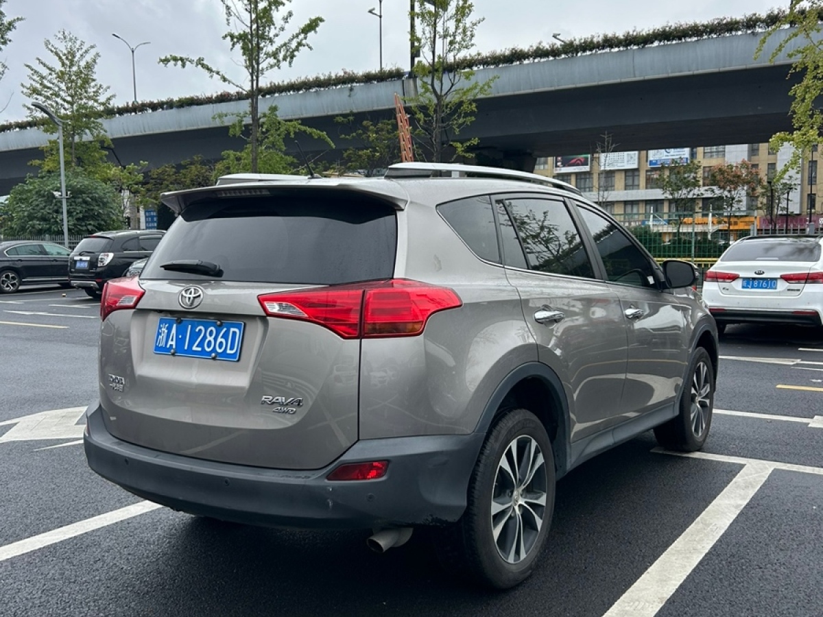 豐田 RAV4榮放  2013款 2.5L 自動四驅(qū)豪華版圖片