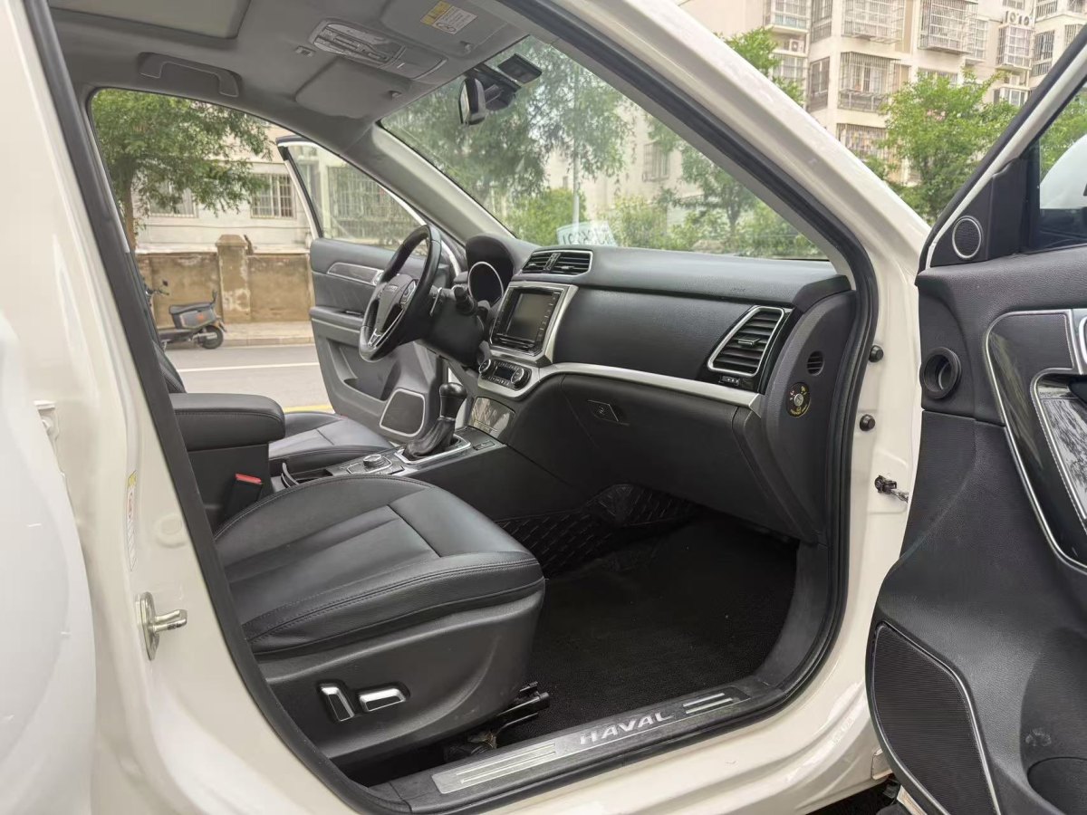 哈弗 H6 Coupe  2015款 藍(lán)標(biāo) 2.0T 自動(dòng)兩驅(qū)尊貴型圖片