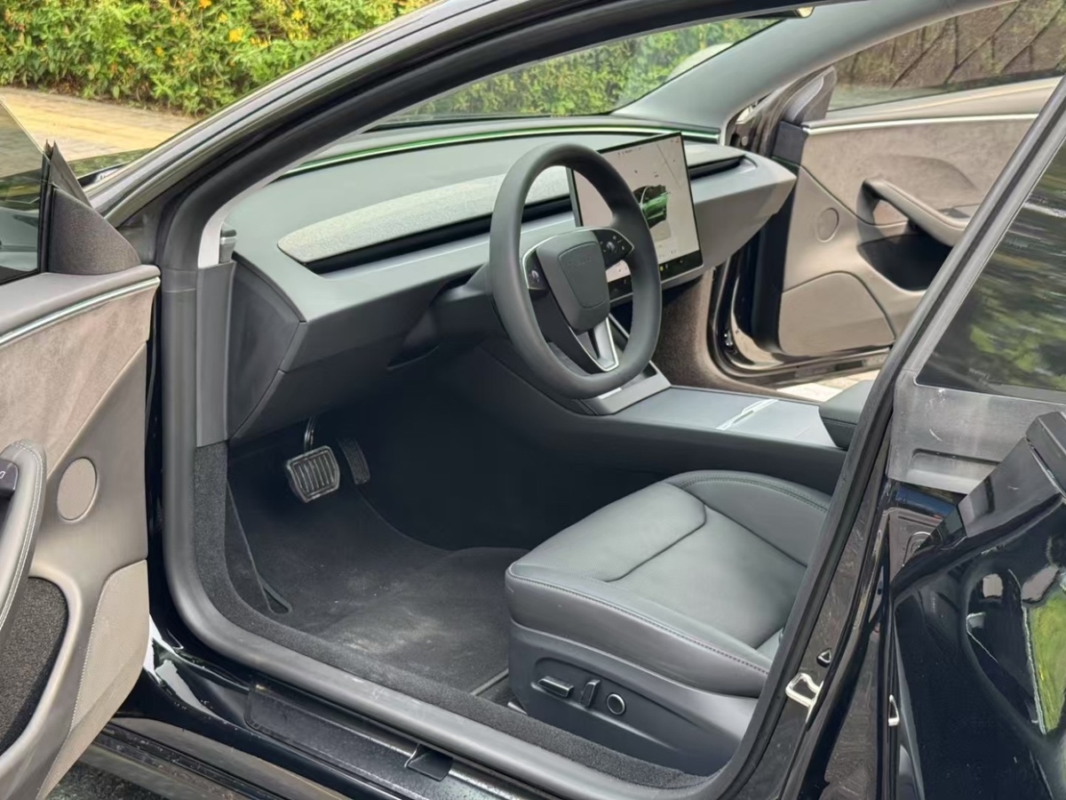 特斯拉 Model 3  2023款 長(zhǎng)續(xù)航煥新版 雙電機(jī)全輪驅(qū)動(dòng)圖片