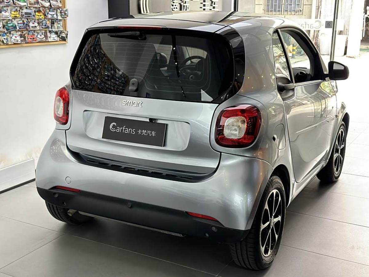 2017年7月smart fortwo  2015款 1.0L 52千瓦硬頂激情版