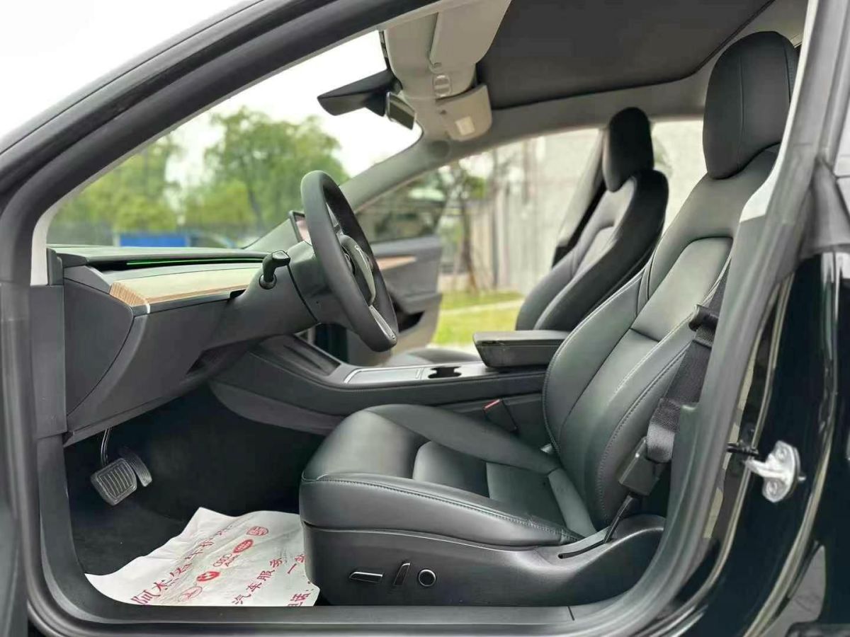 特斯拉 Model S  2023款 三電機(jī)全輪驅(qū)動(dòng) Plaid版圖片