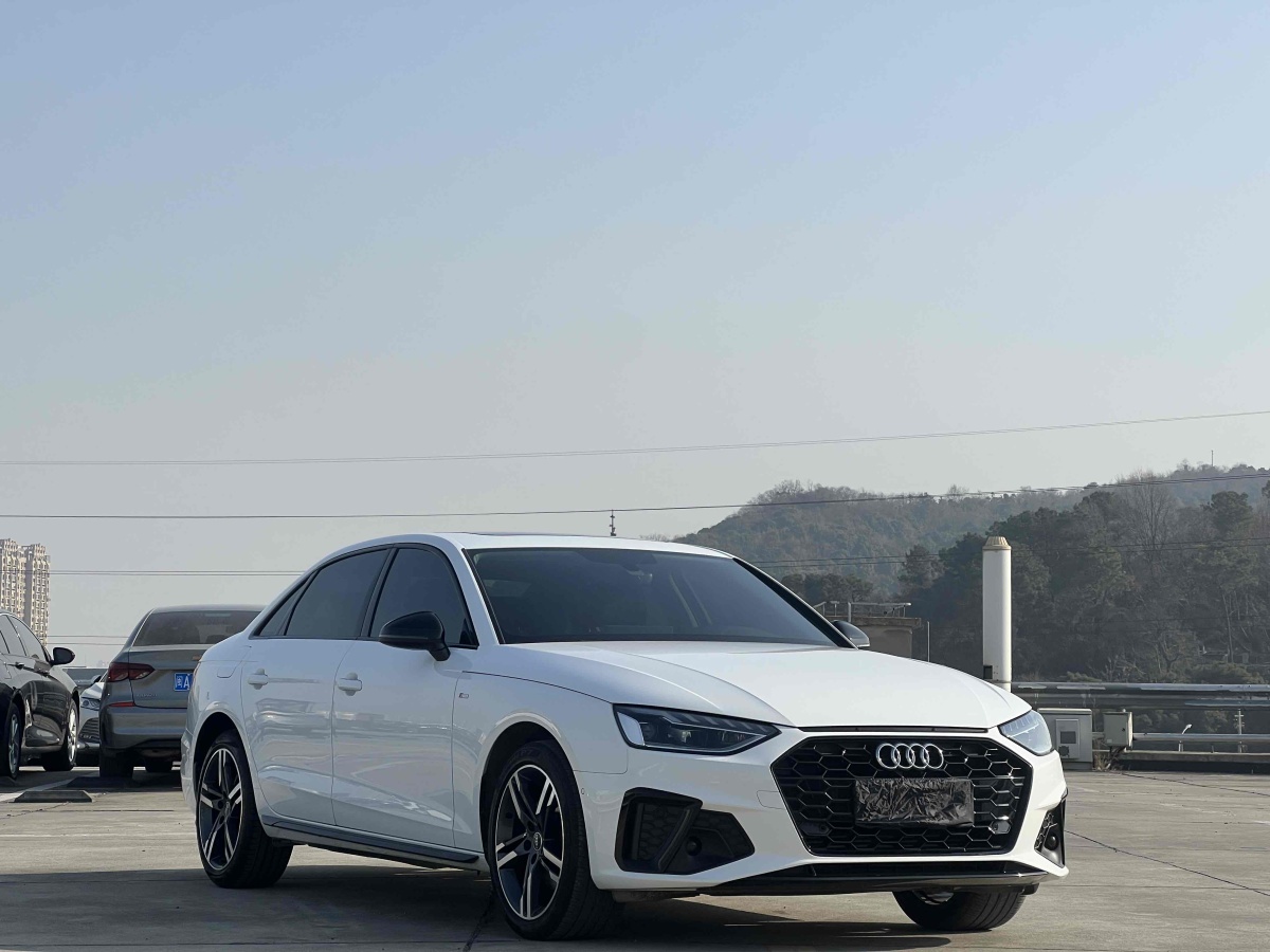 奧迪 奧迪A4L  2022款 40 TFSI 豪華動感型圖片