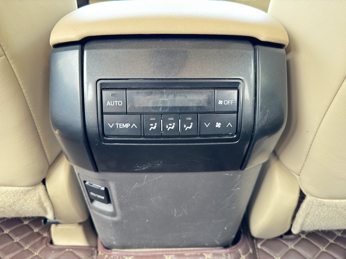 2014年11月丰田 普拉多  2010款 2.7L 自动豪华版