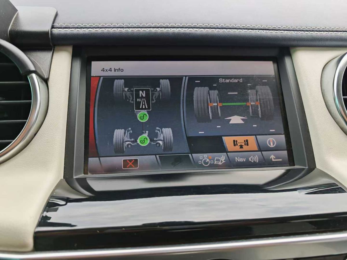 路虎 發(fā)現(xiàn)  2011款 3.0T SDV6 HSE 高配 柴油版圖片