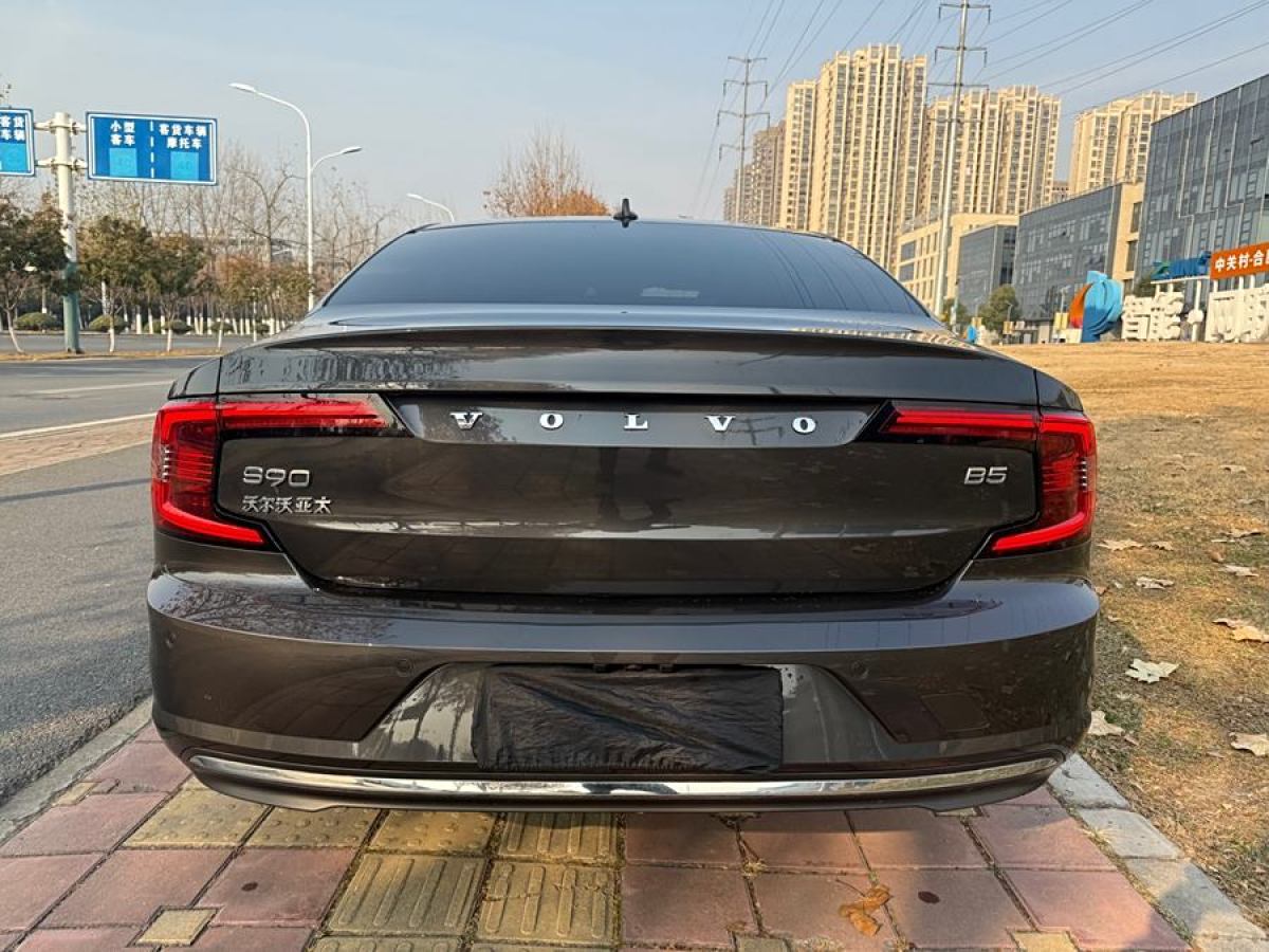 沃爾沃 S90  2023款 B5 智遠(yuǎn)豪華版圖片