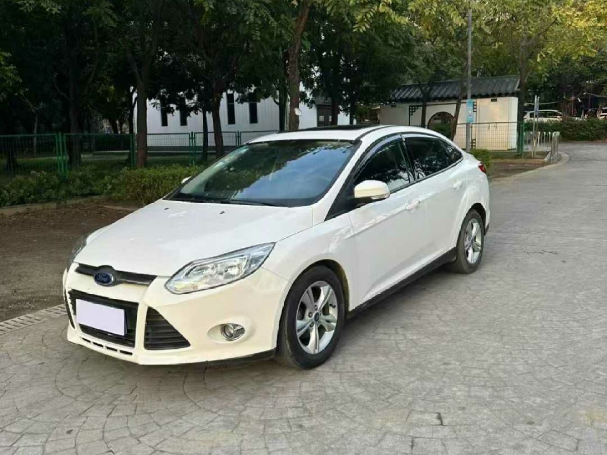 福特 ?？怂? 2013款 三廂經(jīng)典 1.8L 自動基本型圖片