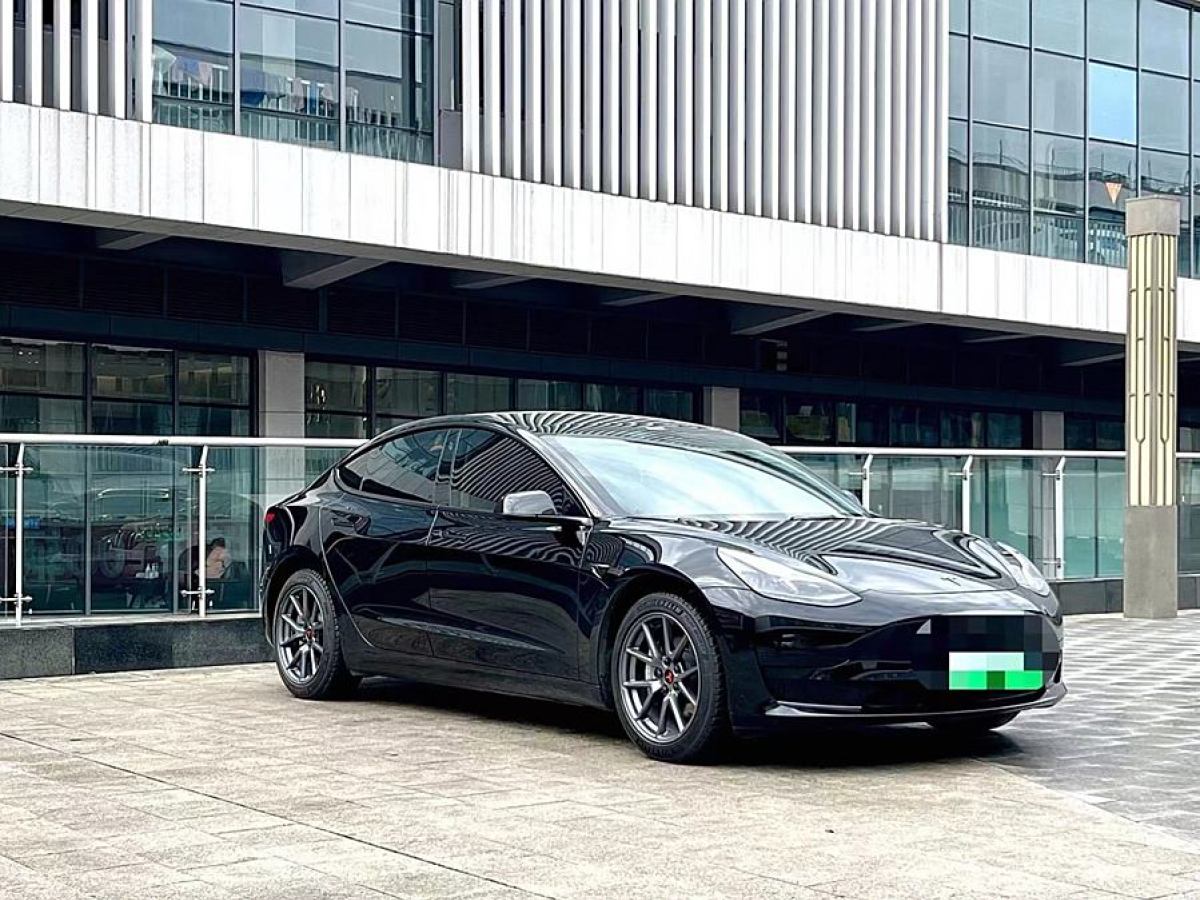 特斯拉 Model 3  2021款 改款 標(biāo)準(zhǔn)續(xù)航后驅(qū)升級版圖片