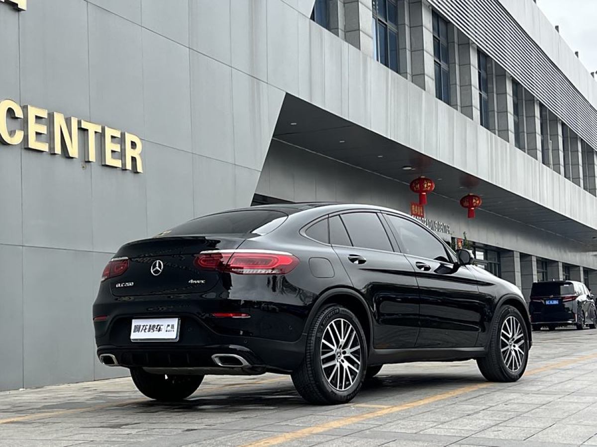 奔馳 奔馳GLC  2023款 改款 GLC 260 4MATIC 轎跑SUV圖片