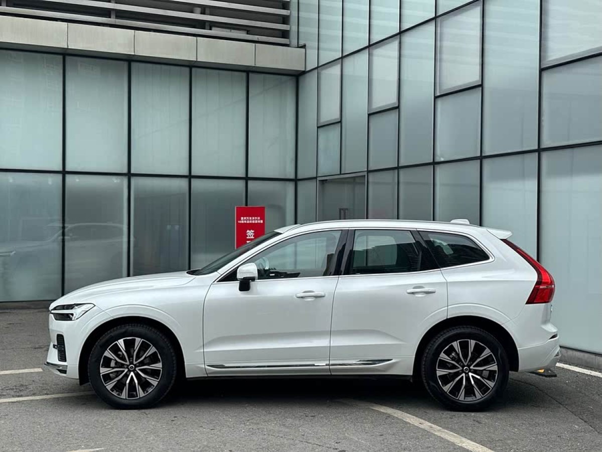 沃爾沃 XC60  2024款 B5 四驅(qū)智遠豪華版圖片