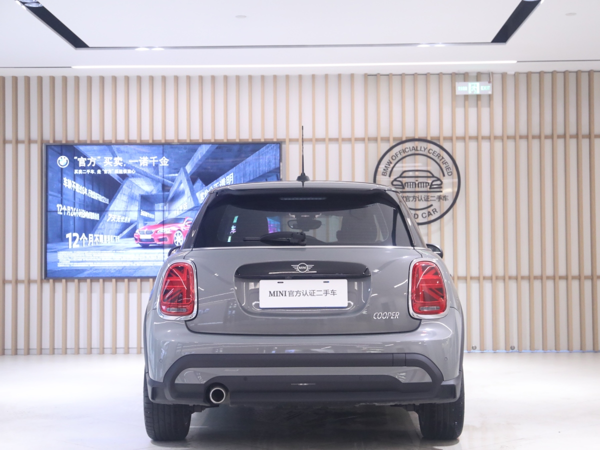 2022年1月MINI MINI  2022款 改款 1.5T COOPER 經(jīng)典派 五門版