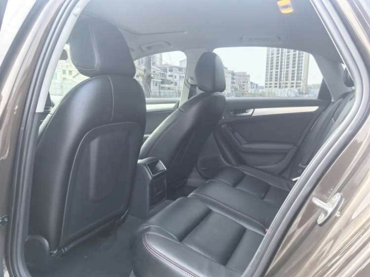 奧迪 奧迪A4L  2013款 35 TFSI 自動(dòng)標(biāo)準(zhǔn)型圖片