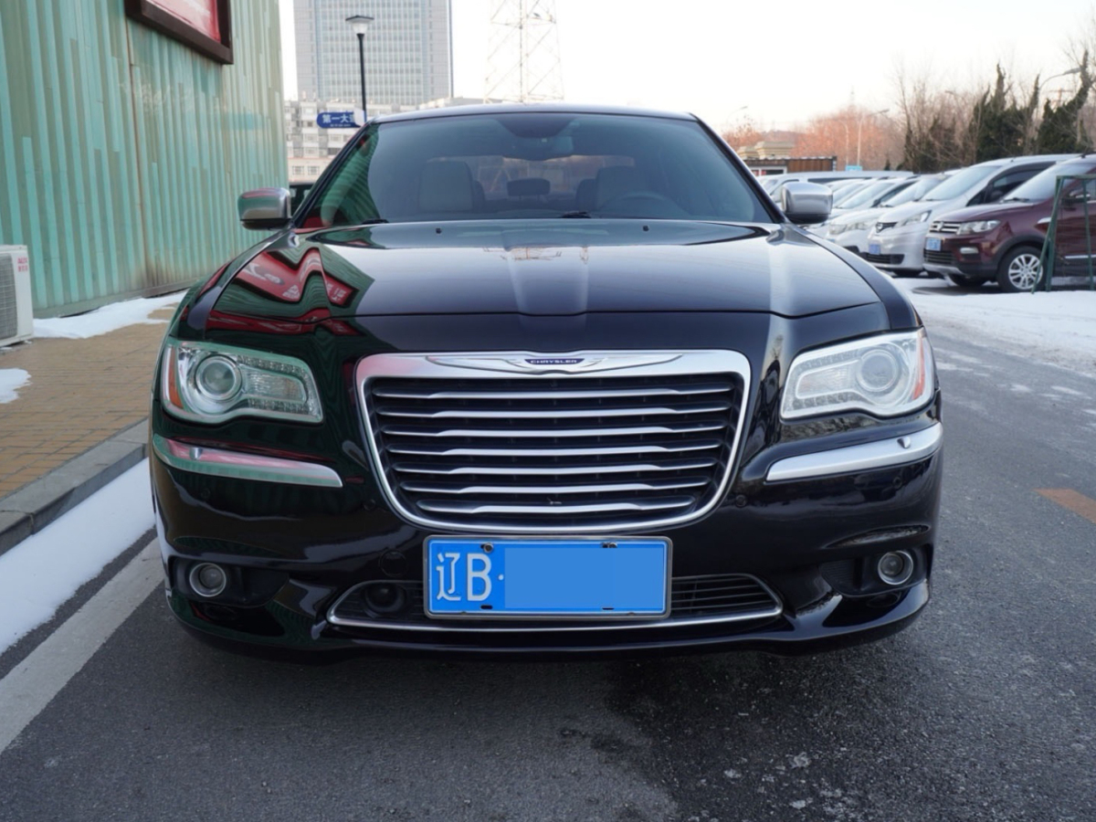 2014年2月克萊斯勒 300C  2013款 3.6L 尊崇版