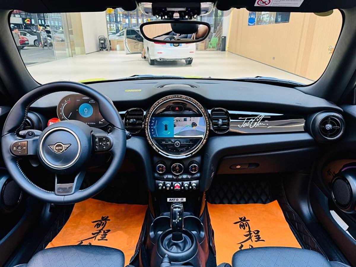 2022年1月MINI MINI  2022款 改款 2.0T COOPER S CABRIO 經(jīng)典派