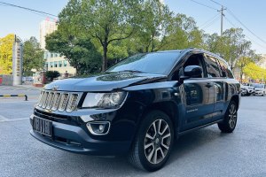 指南者 Jeep 2.0L 兩驅(qū)豪華版