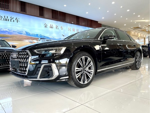 奥迪 奥迪A8  2024款 A8L 45 TFSI quattro 豪华型