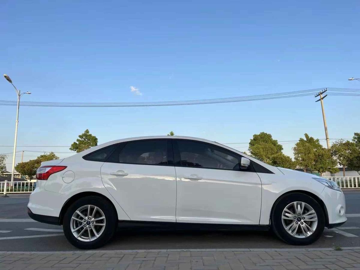 日產(chǎn) 驪威  2015款 1.6XL CVT豪華真皮版圖片