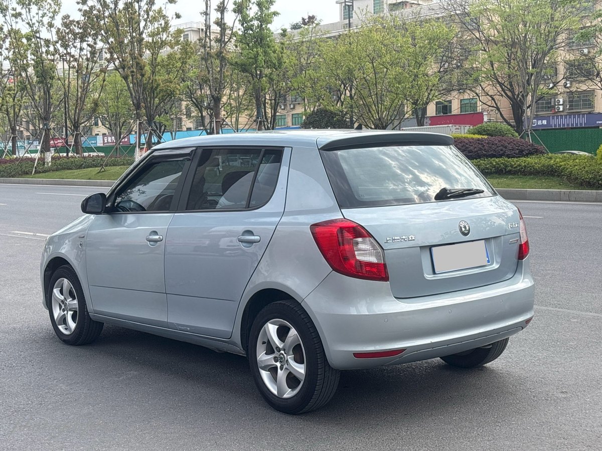 斯柯達 晶銳  2012款 1.6L 自動酷黑版圖片