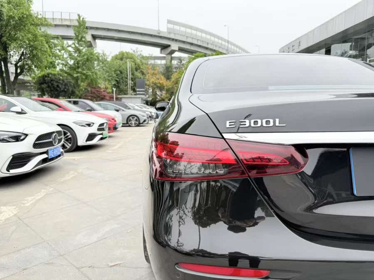 奔馳 奔馳E級  2021款 改款 E 300 L 豪華型圖片