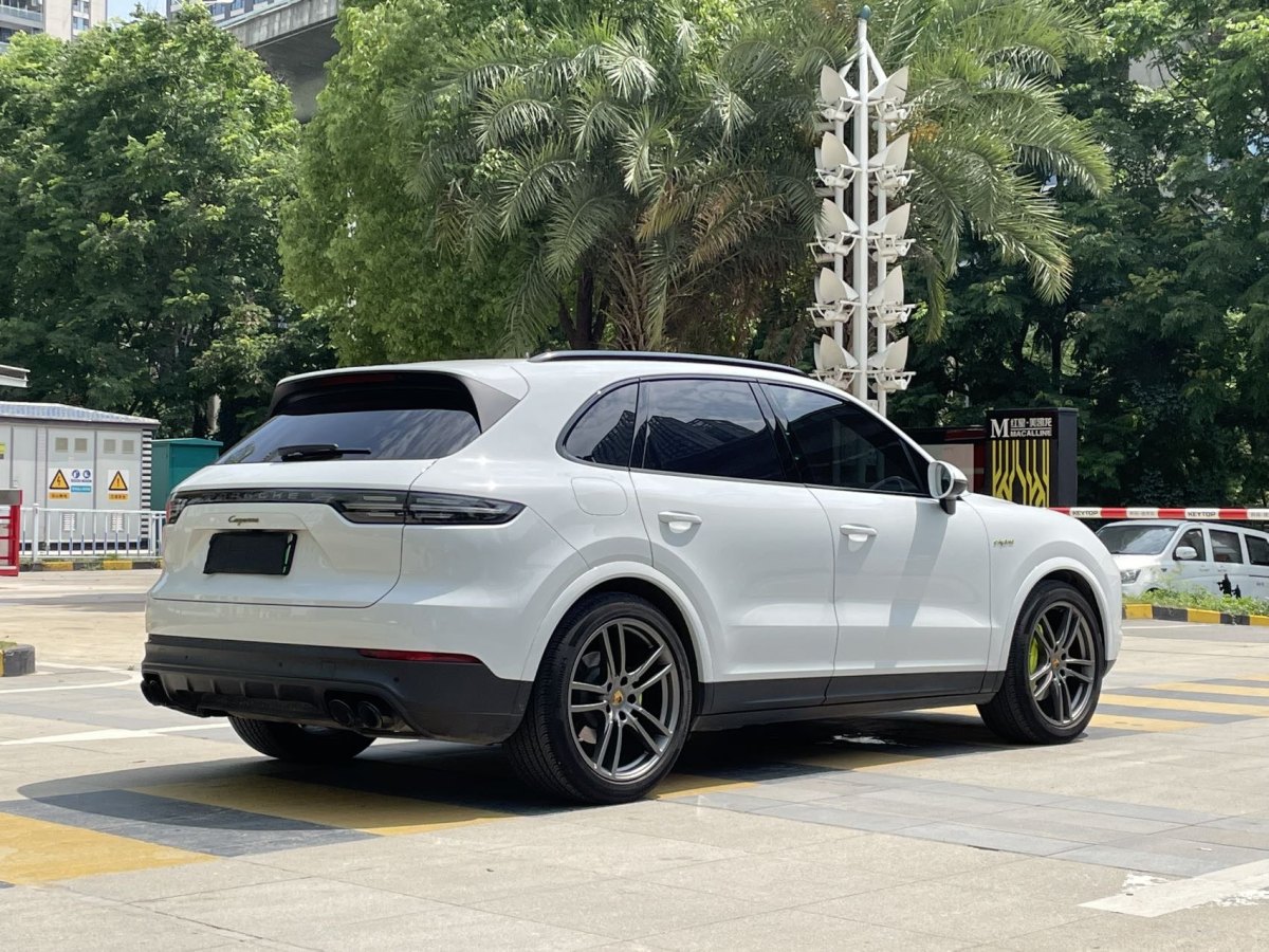 保時(shí)捷 Cayenne新能源  2023款 Cayenne E-Hybrid 2.0T 鉑金版圖片
