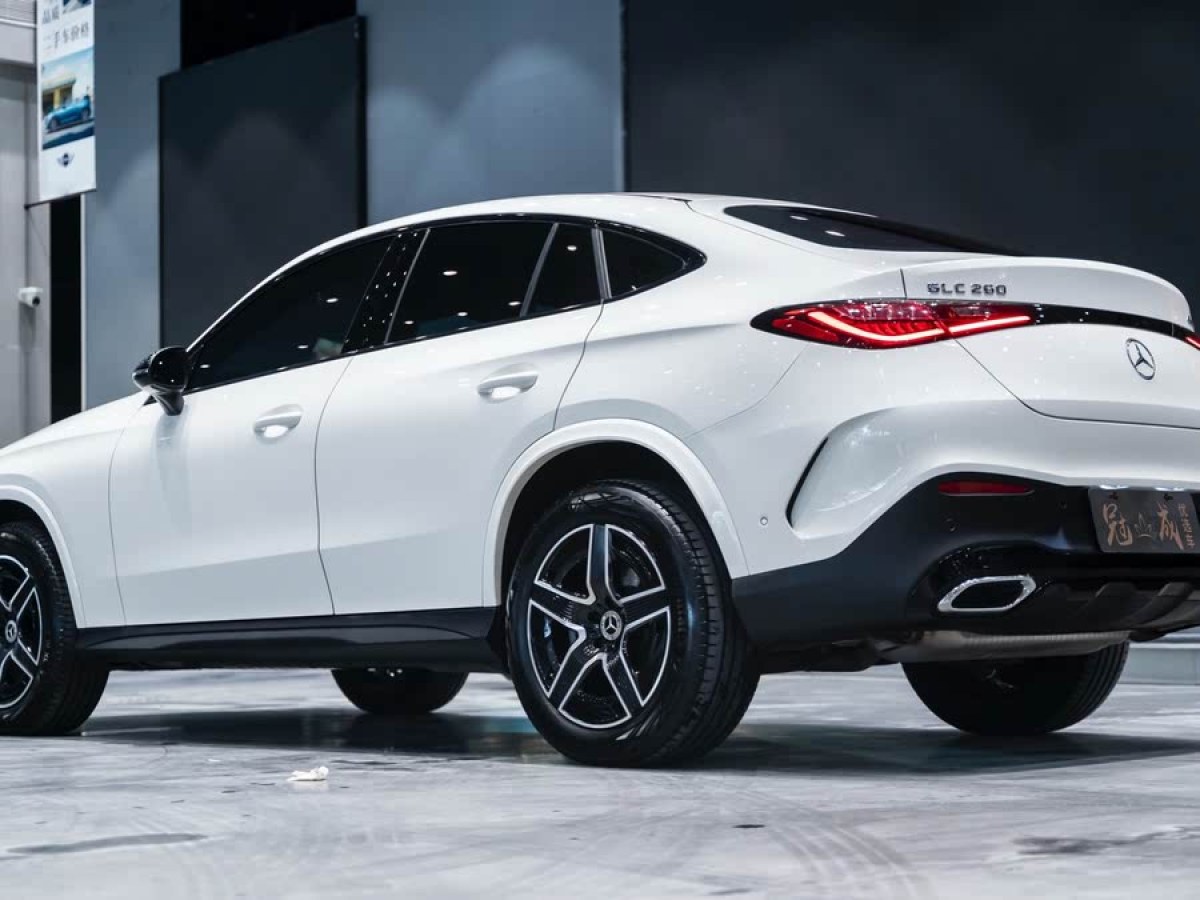 奔馳 奔馳GLC  2024款 GLC 260 4MATIC 轎跑SUV圖片