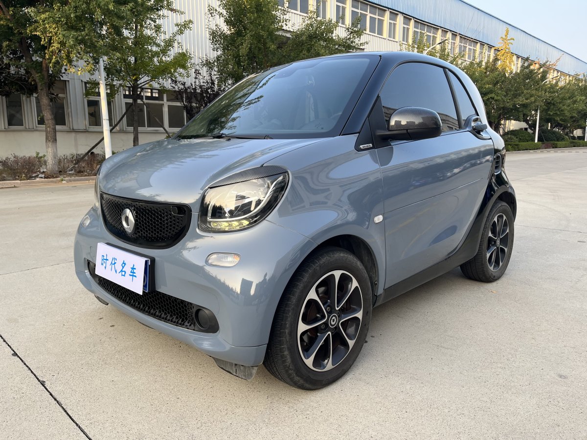 2015年9月smart fortwo  2015款 1.0L 52千瓦硬頂激情版