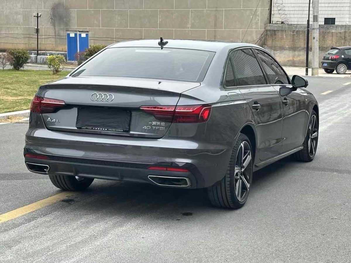 奧迪 奧迪A4L  2023款 40 TFSI 豪華動感型圖片