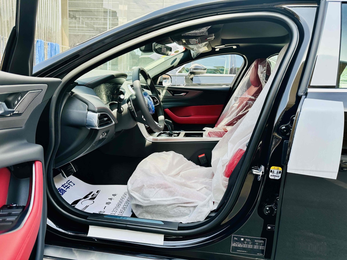 捷豹 XEL  2024款 2.0T 250PS R-DYNAMIC S進(jìn)取運(yùn)動(dòng)版圖片