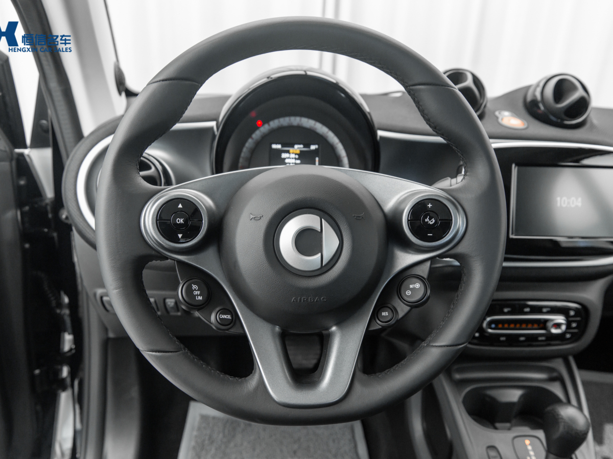 2019年10月smart fortwo  2019款 0.9T 66千瓦硬頂動(dòng)擎版 國(guó)VI